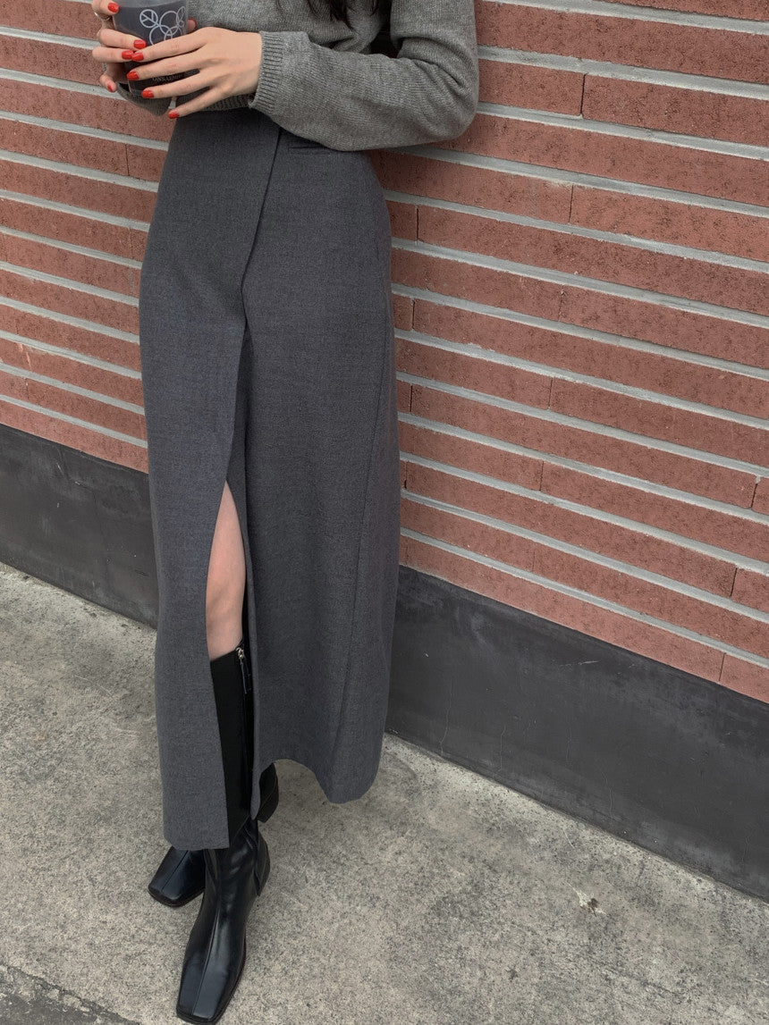 Chic High-Slit Maxi Skirt for Effortless Style