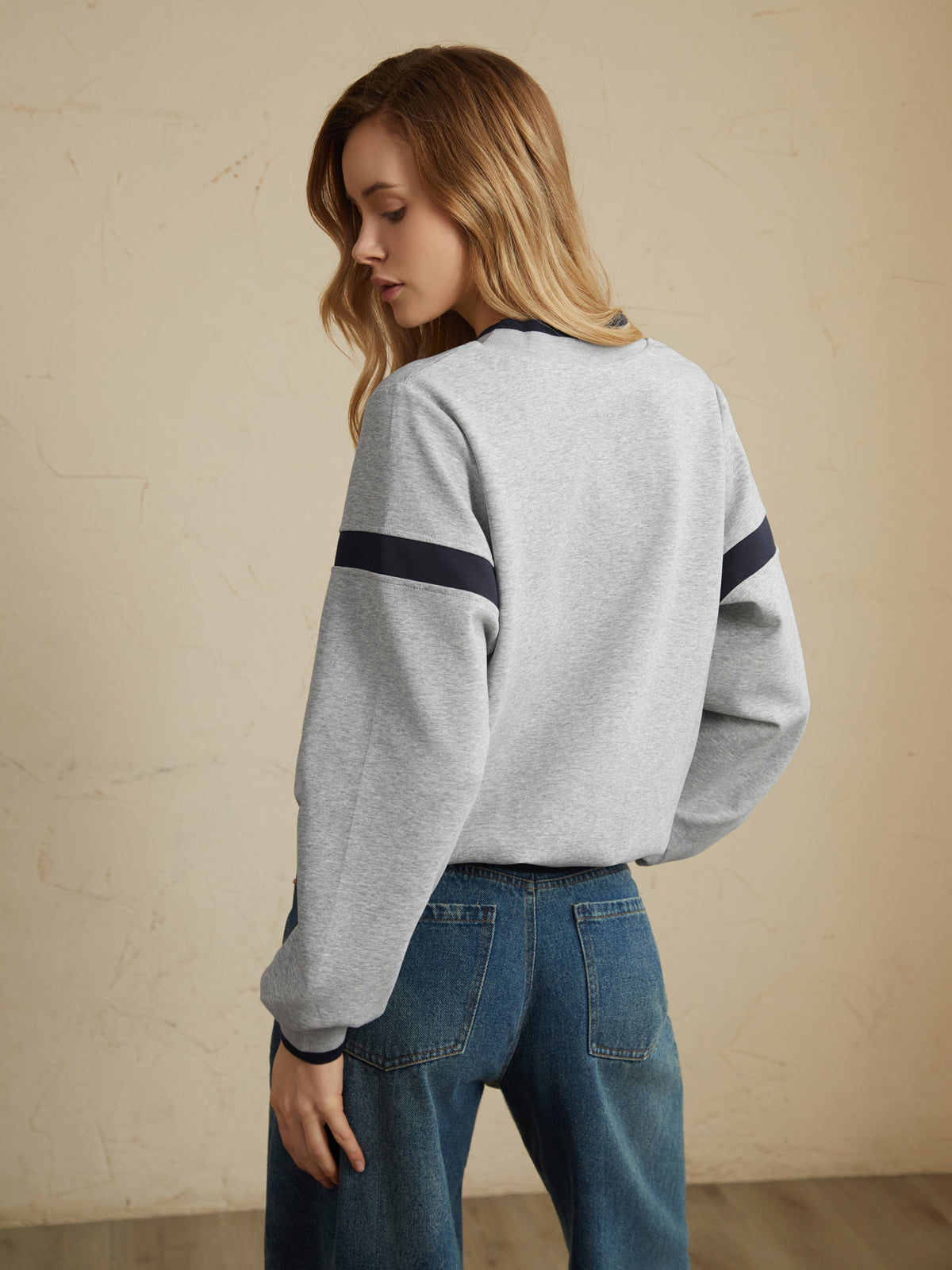 Oversized Sweatshirt with Contrast Trim Details