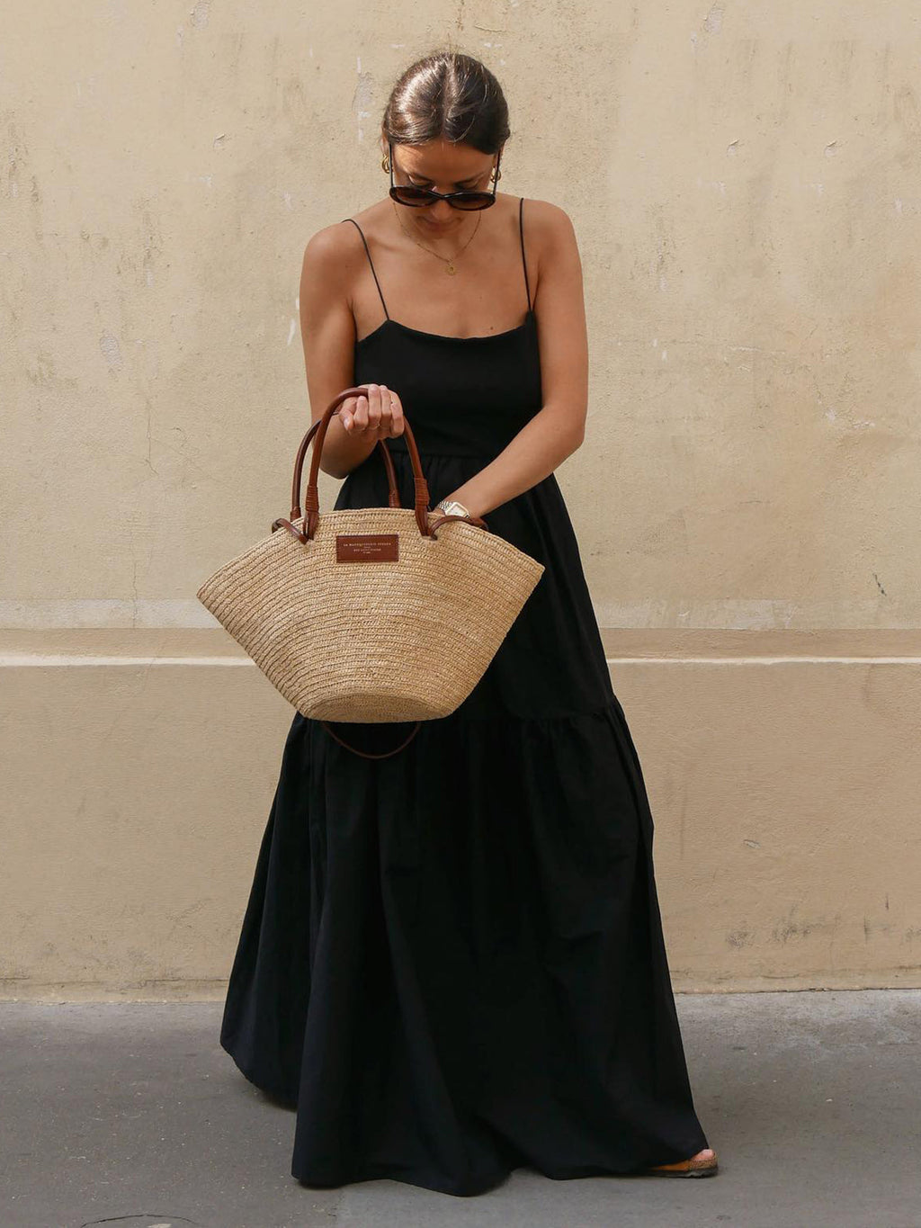 Chic Backless Maxi Dress in Solid Color