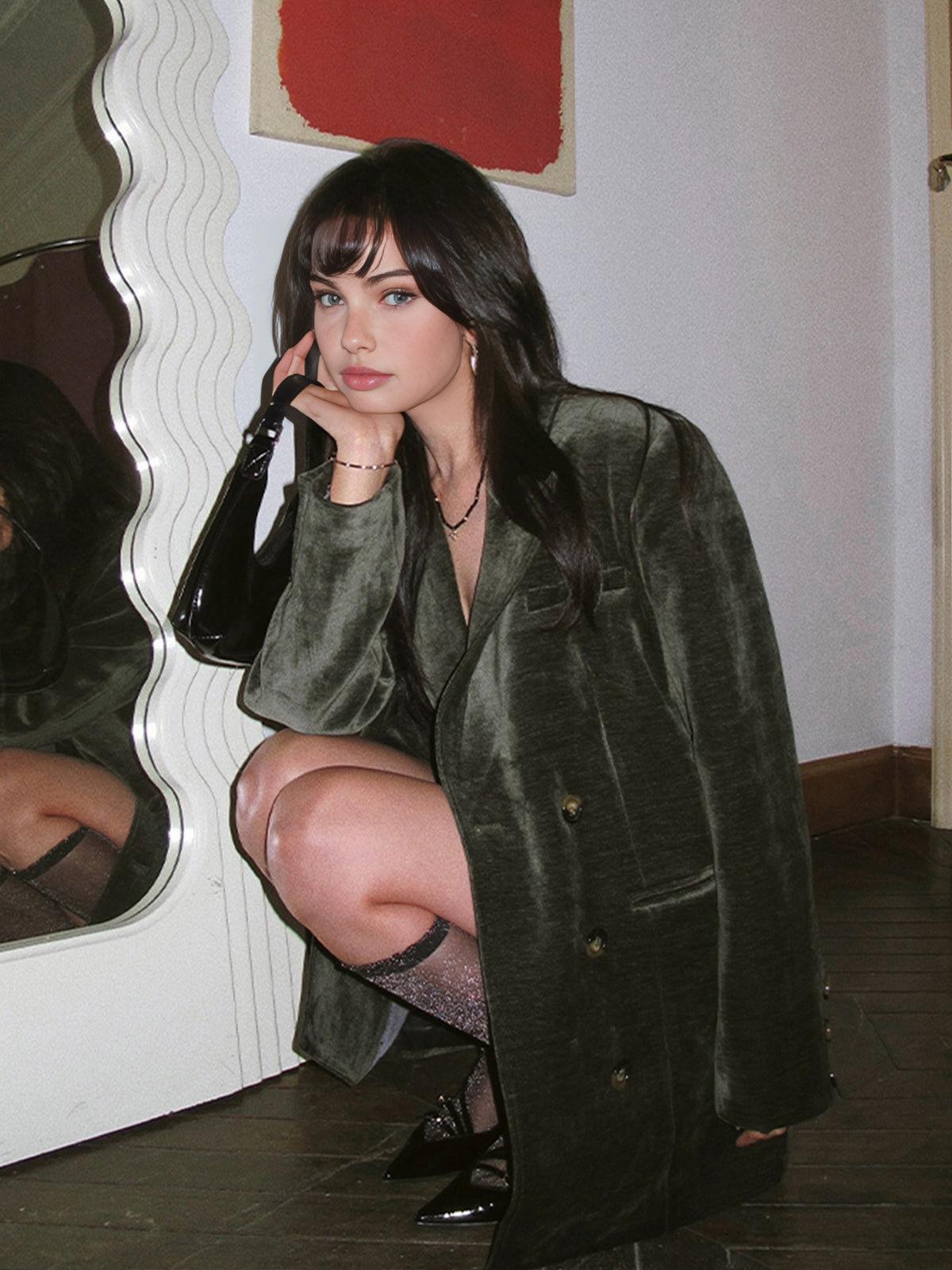 Vintage-Inspired Velvet Blazer with Tailored Fit