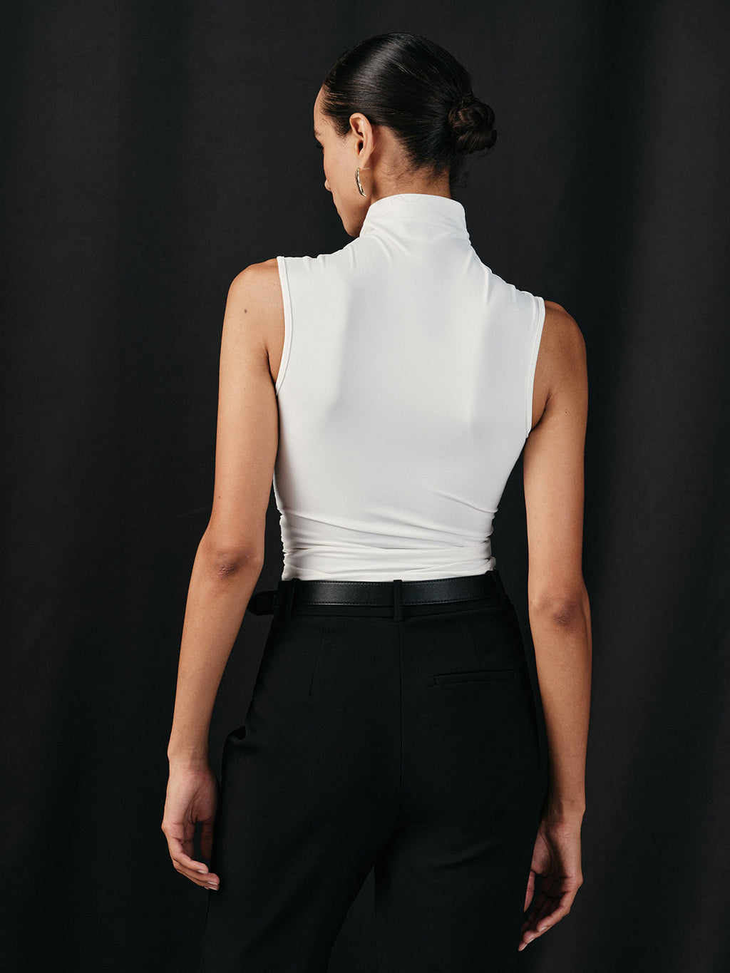 Ruched Cross Neck Fitted Tank Top