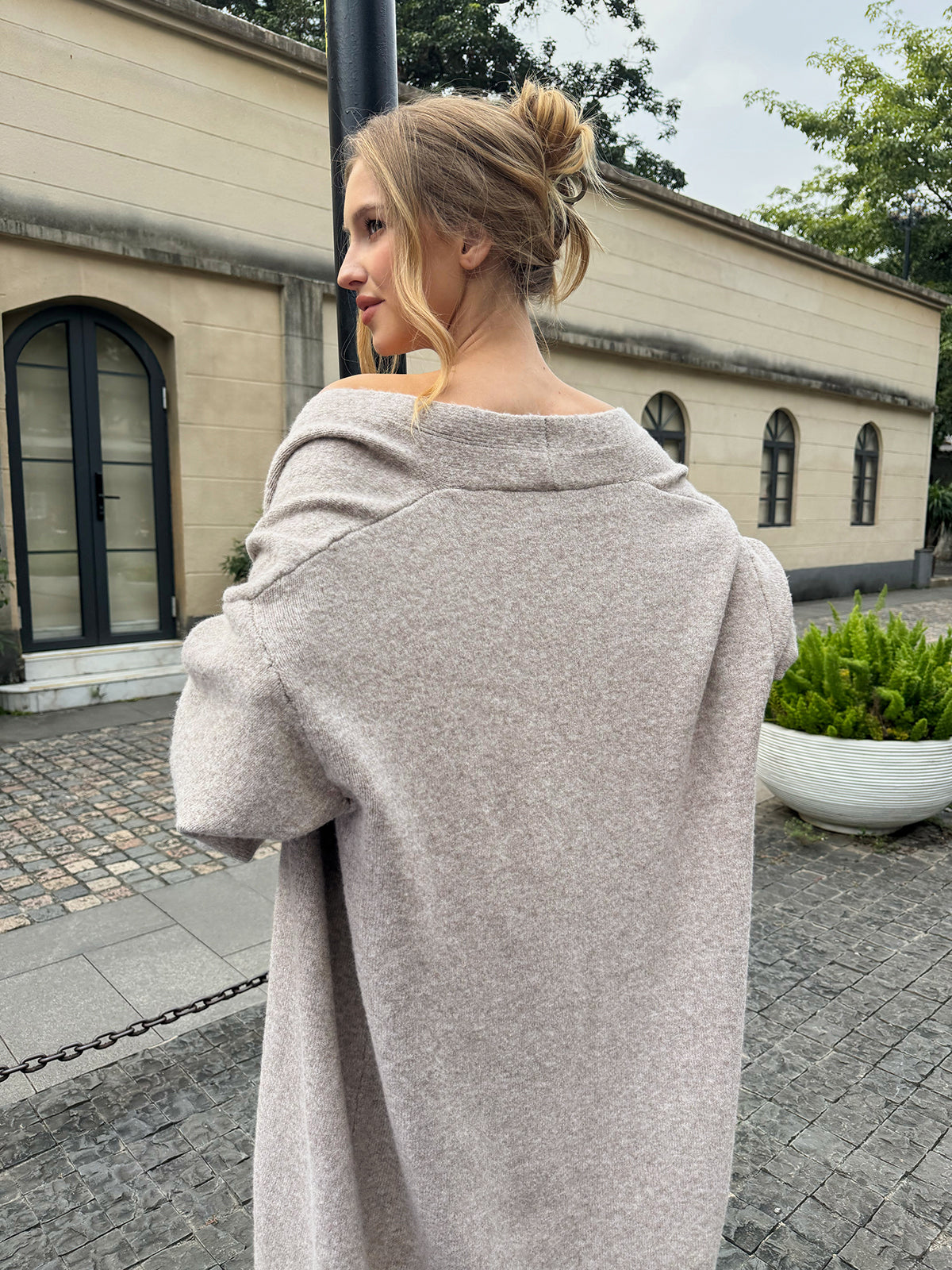 Chic Three-Piece Knit Cardigan and Bustier Ensemble with Pants