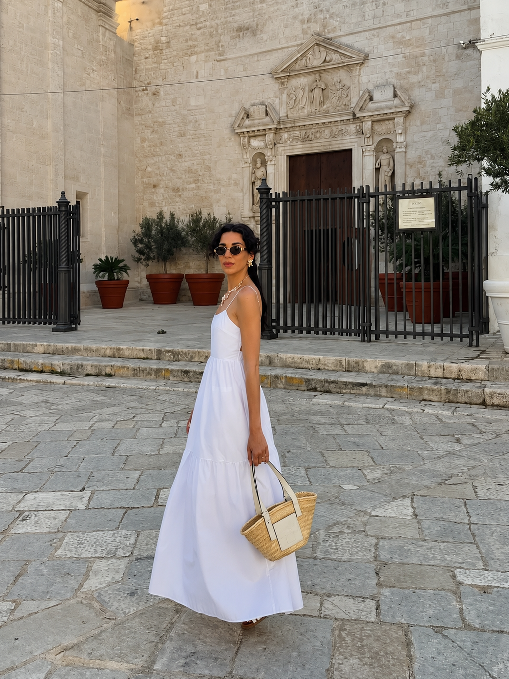 Chic Backless Maxi Dress in Solid Color