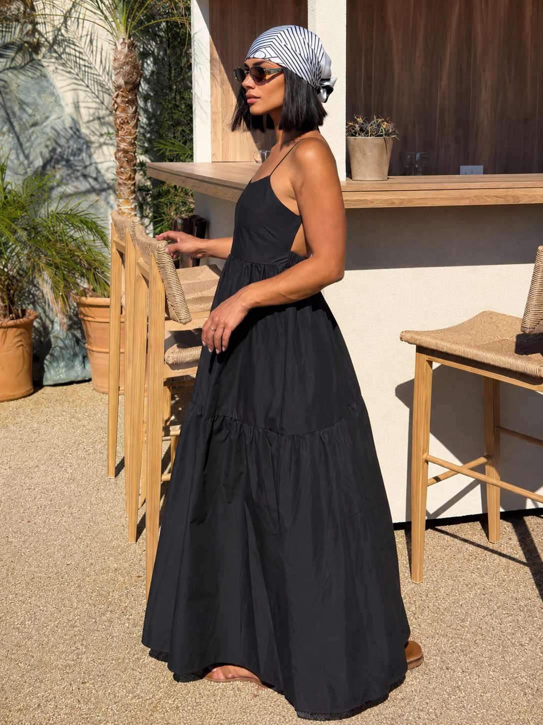 Chic Backless Maxi Dress in Solid Color