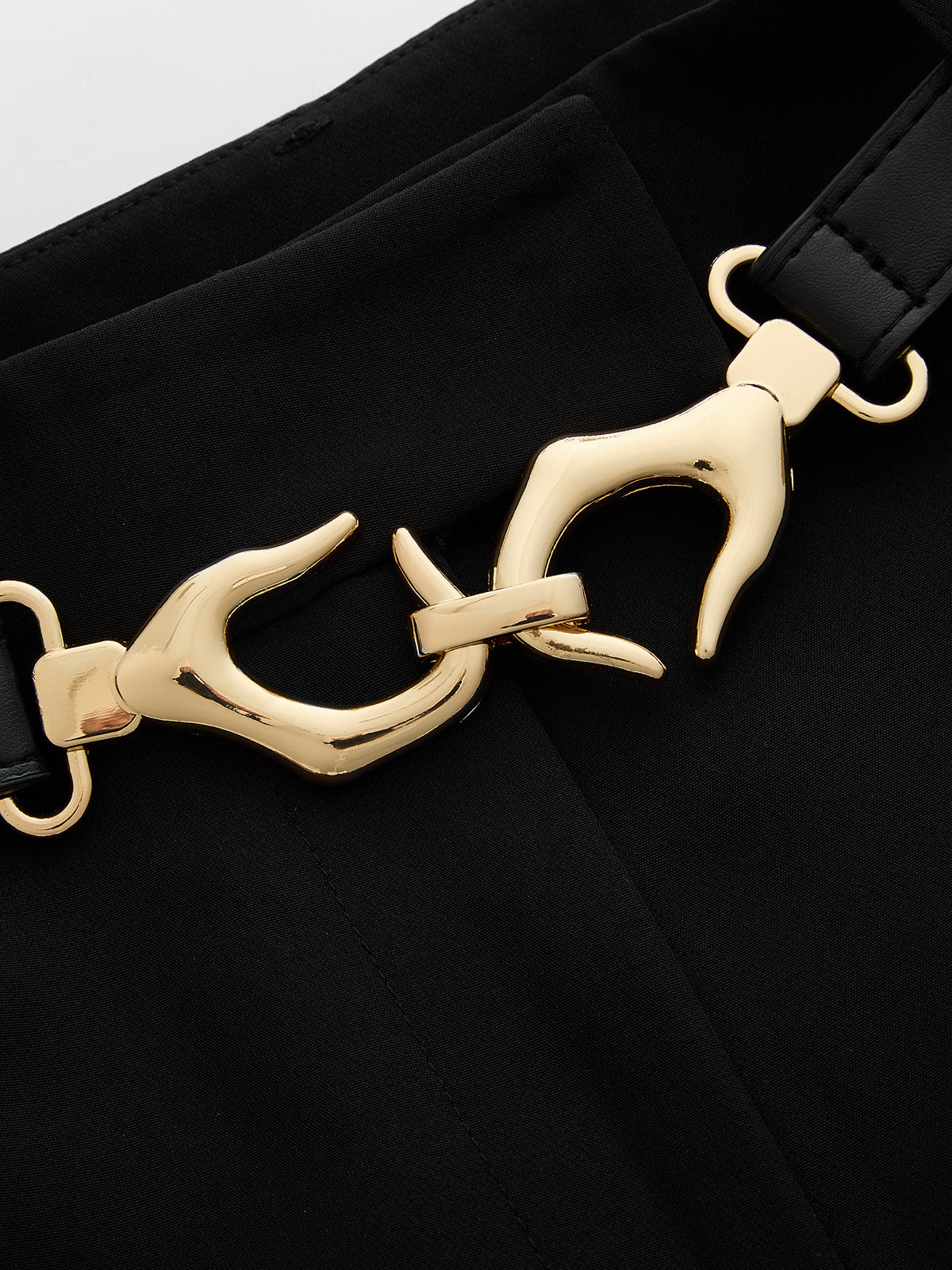 Chic Bow-Detail Sleeveless Top with Flowing Wide Leg Pants