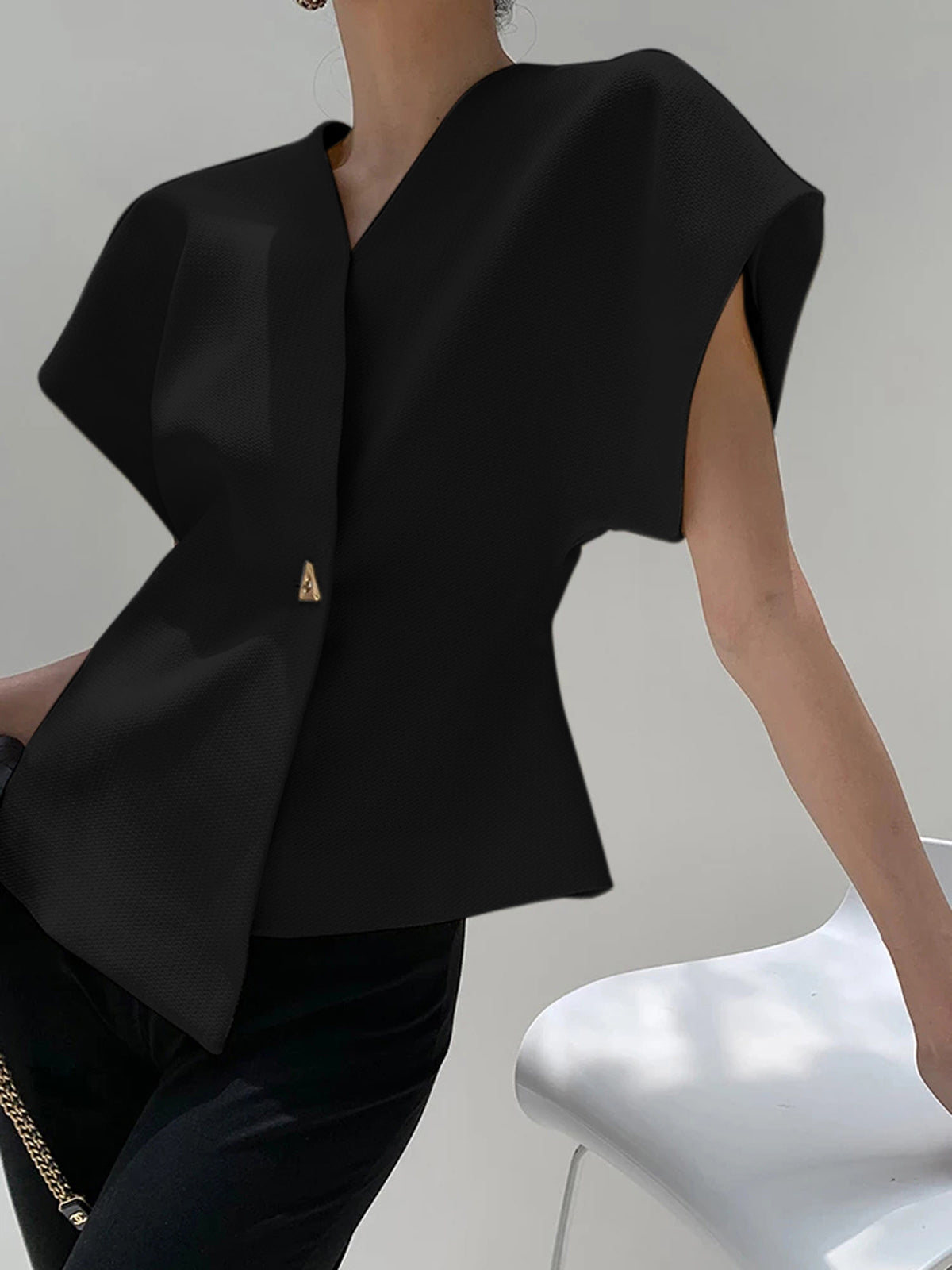 Chic V-Neck Button-Up Blouse with Tailored Fit